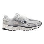 Nike Zoom Vomero 5 white / silver