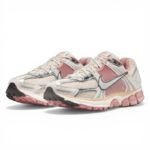 Nike Zoom Vomero 5 'Rose/Gold' - Image 3